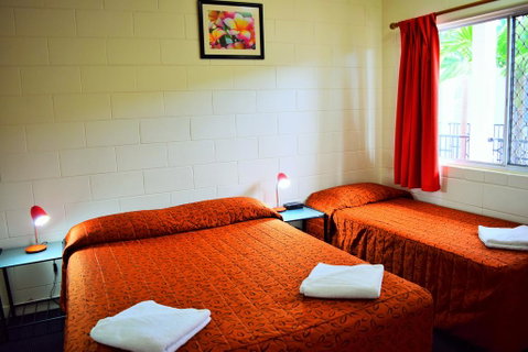 Coconut Grove Holiday Apartments - Accommodation Sunshine Coast 3