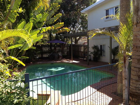 Coconut Palms On The Bay - Accommodation Sunshine Coast 0