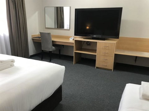 Colonial Motel Richmond - Accommodation Sunshine Coast 1