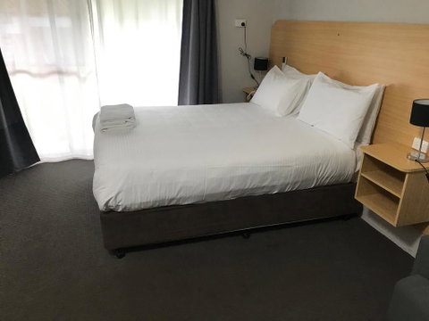 Colonial Motel Richmond - Accommodation Sunshine Coast 3