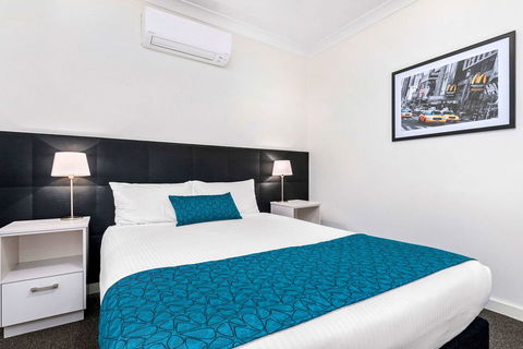 Comfort Inn & Suites Manhattan - Accommodation Sunshine Coast 2