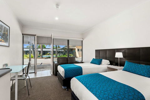 Comfort Inn & Suites Manhattan - Accommodation Sunshine Coast 3