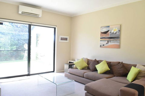 Comfortable 2 Bedroom Unit With Garden - Accommodation Sunshine Coast 0