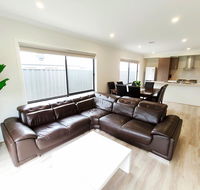 Comfortable 4BR 2Bath House Tarneit Melbourne - Accommodation Sunshine Coast