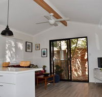 Comfortable Stylish Flat in Heart of Fremantle - Accommodation Sunshine Coast