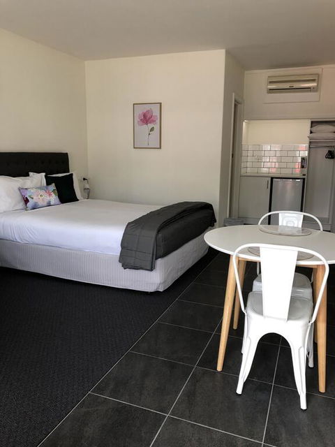 Commodore Motor Inn - Accommodation Sunshine Coast 3