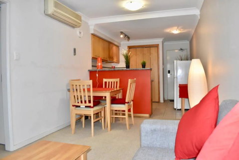 Convenient City Apartment With Pool Gym And Tennis Court - Accommodation Sunshine Coast 1
