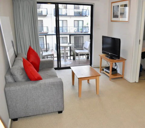 Convenient City Apartment With Pool Gym And Tennis Court - Accommodation Sunshine Coast 0