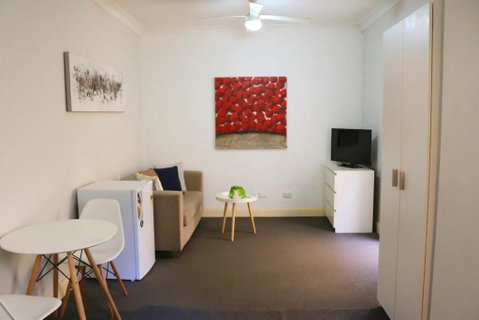 Convenient Studio In Kings Cross - Accommodation Sunshine Coast 3