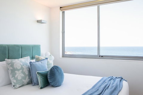 Coogee Beach Designer Penthouse With Parking - Accommodation Sunshine Coast 3