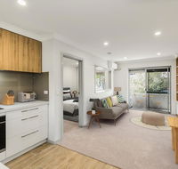 cool quiet modern secure walking distance to Perth and landmarks - Accommodation Sunshine Coast