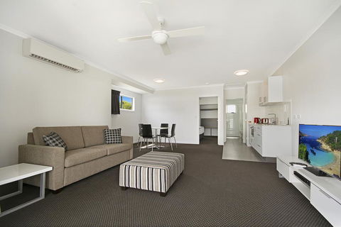 Cooroy Luxury Motel Apartments - Accommodation Sunshine Coast 0