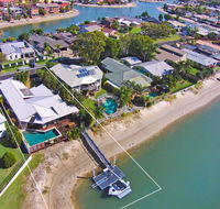 Coorumbong 16 - 5 BDRM Canal Home with Pool - Accommodation Sunshine Coast