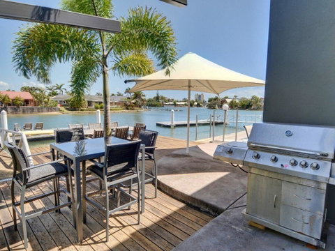 Coorumbong 36 - 6 BDRM Canal Home With Pool - Accommodation Sunshine Coast 3