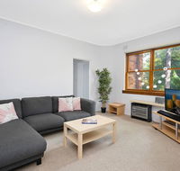 Cosy 2BR plus Parking in Nth Sydney - Accommodation Sunshine Coast