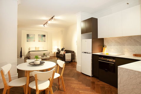 Cosy Studio Near Trains, Restaurants, Bars And Parks - Accommodation Sunshine Coast 2
