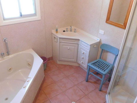 Cottage 57 - Topspot Cottages - Accommodation Sunshine Coast 3