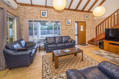 Country Cottage - Accommodation Sunshine Coast 2