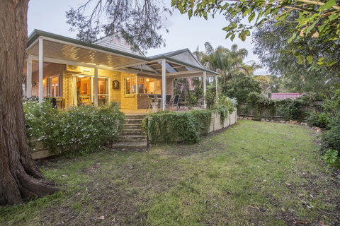 Country Cottage - Accommodation Sunshine Coast 0