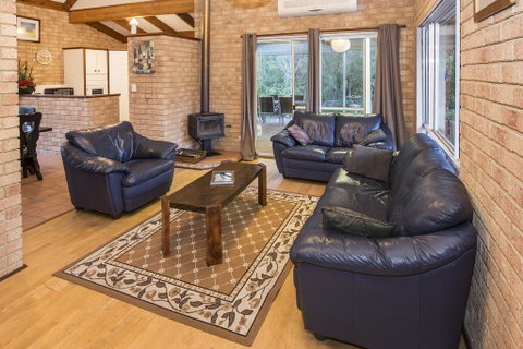 Country Cottage - Accommodation Sunshine Coast 3