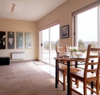 Couples Retreat with Mountain View Near Hobart - Accommodation Sunshine Coast