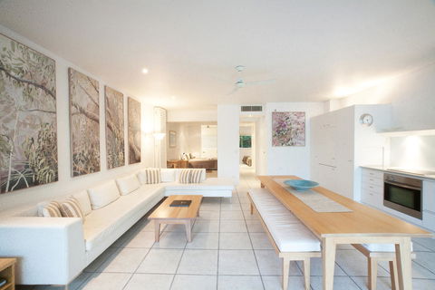 Cove Point - Accommodation Sunshine Coast 0