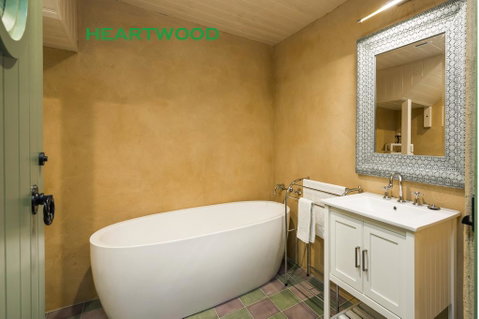 Crafers Cottages - Accommodation Sunshine Coast 0