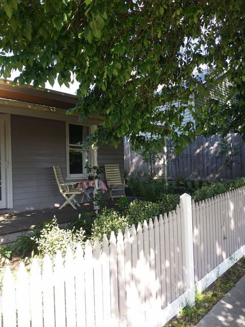 Cream Cottage - Accommodation Sunshine Coast 3