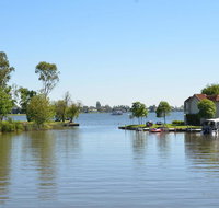Cypress Townhouse 17 - Mulwala - Accommodation Sunshine Coast