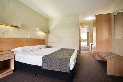 Dalrymple Hotel - Accommodation Sunshine Coast 1