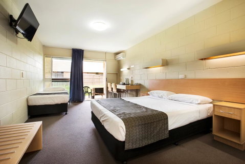 Dalrymple Hotel - Accommodation Sunshine Coast 2