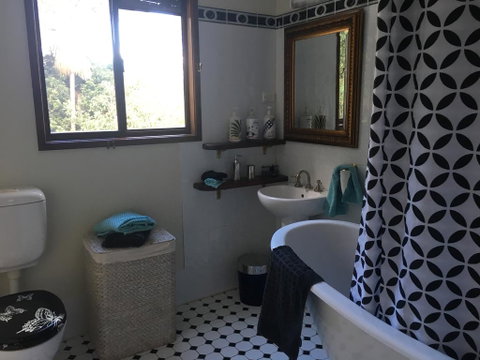 Dancing Waters Cottage - Accommodation Sunshine Coast 2