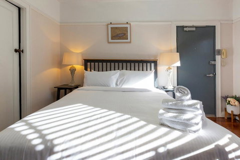 DARLINGHURST STUDIO // SHARED ROOFTOP SPACE - Accommodation Sunshine Coast 3