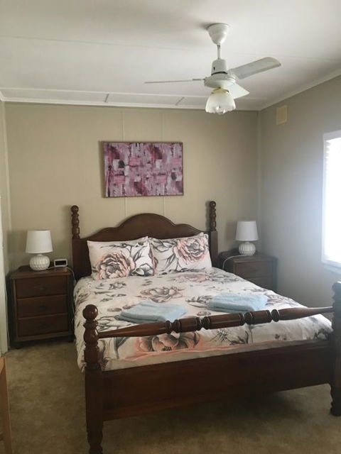 Desert Flower Cottages On Wolfram St - Accommodation Sunshine Coast 1