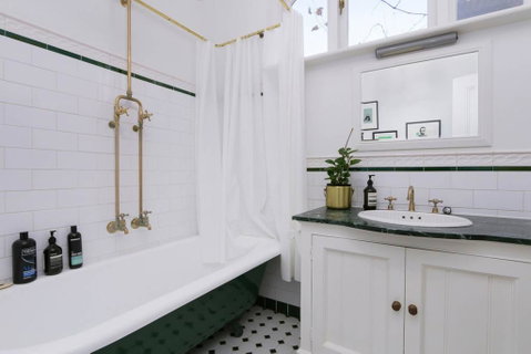 Designer 2 Bedroom House With Garden In Northbridge - Accommodation Sunshine Coast 3