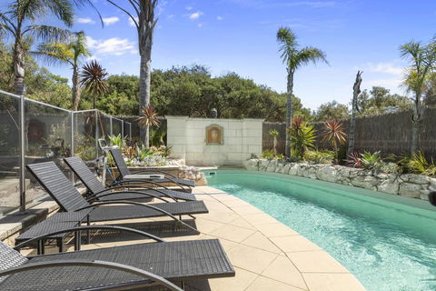 DIAMOND BAY RETREAT - SORRENTO - Accommodation Sunshine Coast 0