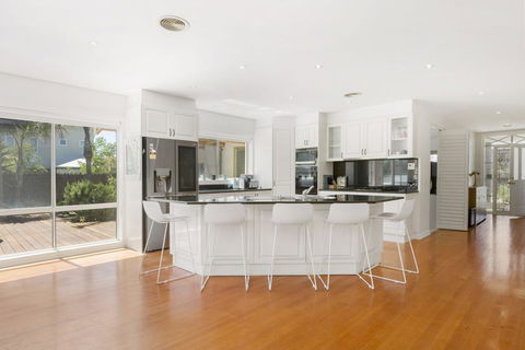 DIAMOND BAY RETREAT - SORRENTO - Accommodation Sunshine Coast 1