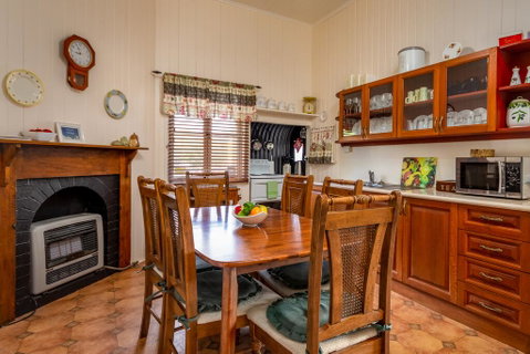 Dillons Cottage - Accommodation Sunshine Coast 2