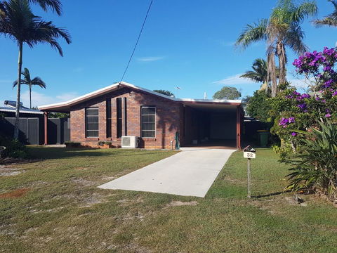 Dog Friendly Holiday House At Red Beach - Accommodation Sunshine Coast 0