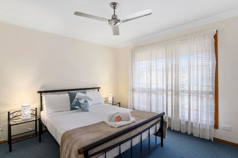 Dolphin Sands Holiday Cabins - Accommodation Sunshine Coast 0