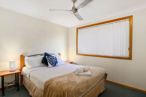 Dolphin Sands Holiday Cabins - Accommodation Sunshine Coast 2