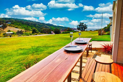 Dolphin Studio Apartment, 1a Ocean Street - Accommodation Sunshine Coast 2