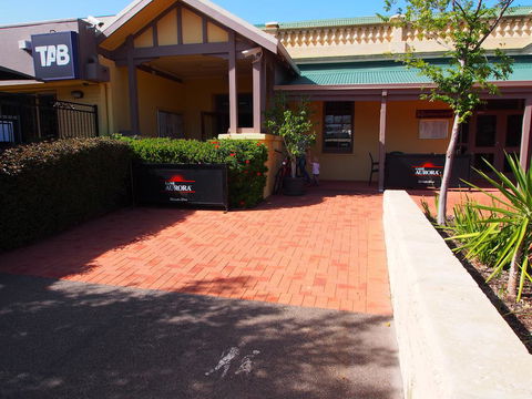 Dongara Hotel Motel - Accommodation Sunshine Coast 0