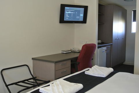 Dooley's Tavern & Motel Springsure - Accommodation Sunshine Coast 2