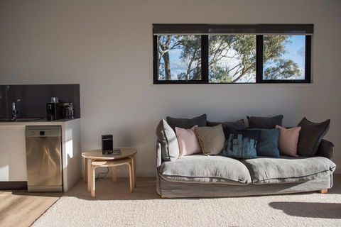 Dragonfly Cottages - Accommodation Sunshine Coast 2