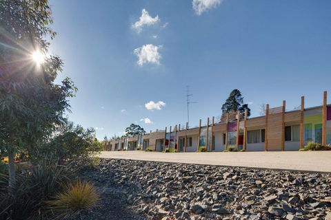 Drouin Motel - Accommodation Sunshine Coast 0