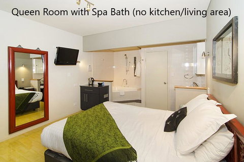Dunsborough Bay Village Resort Apartments - Accommodation Sunshine Coast 2