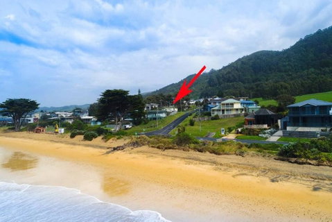 EIGHTY STEPS - Walk To The Ocean Edge - Accommodation Sunshine Coast 3