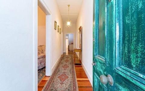Eliza 1875 Red Brick Duplex Townhouse - Accommodation Sunshine Coast 1