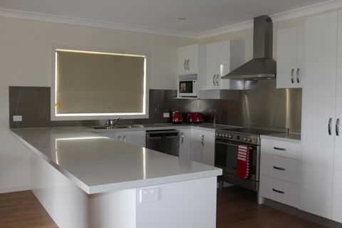 Elm Cottage - Accommodation Sunshine Coast 0